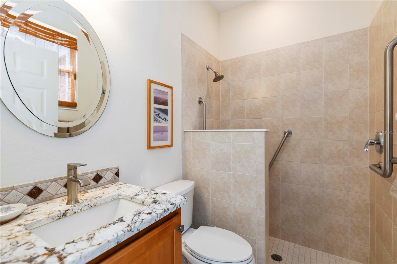 UNIVERSITY PLACE - Residential