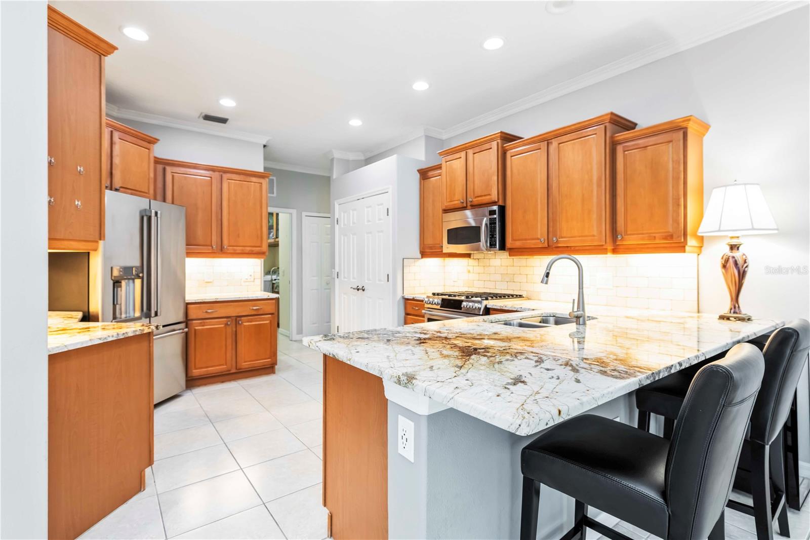 UNIVERSITY PLACE - Residential