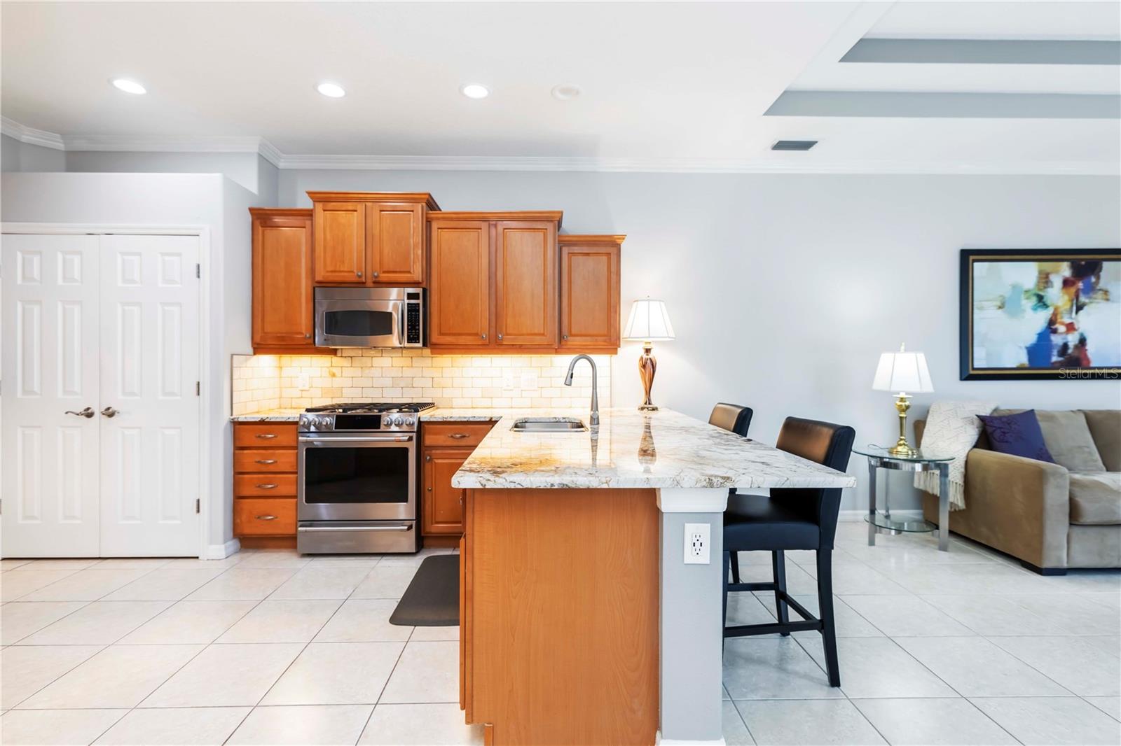 UNIVERSITY PLACE - Residential