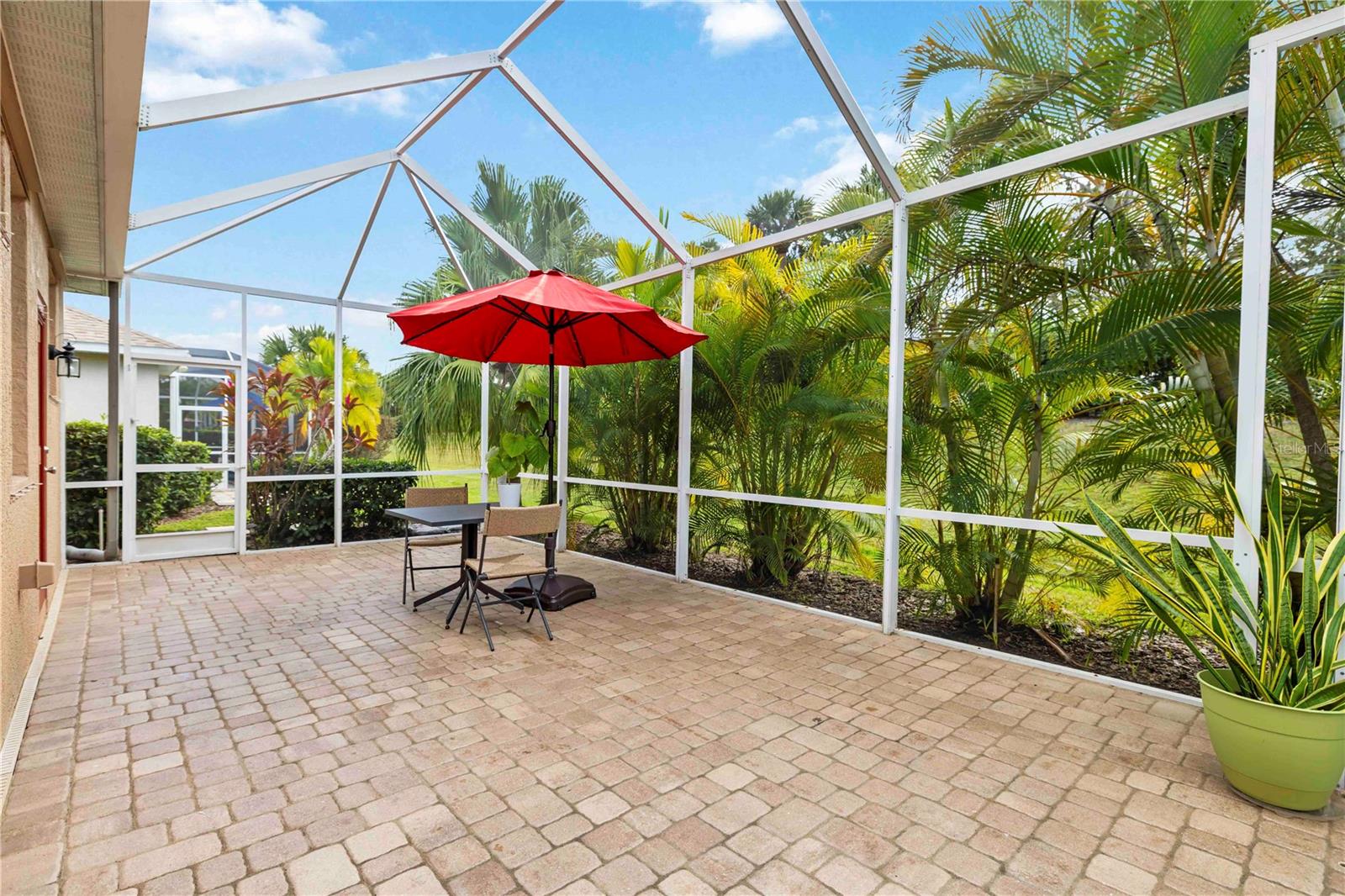 UNIVERSITY PLACE - Residential