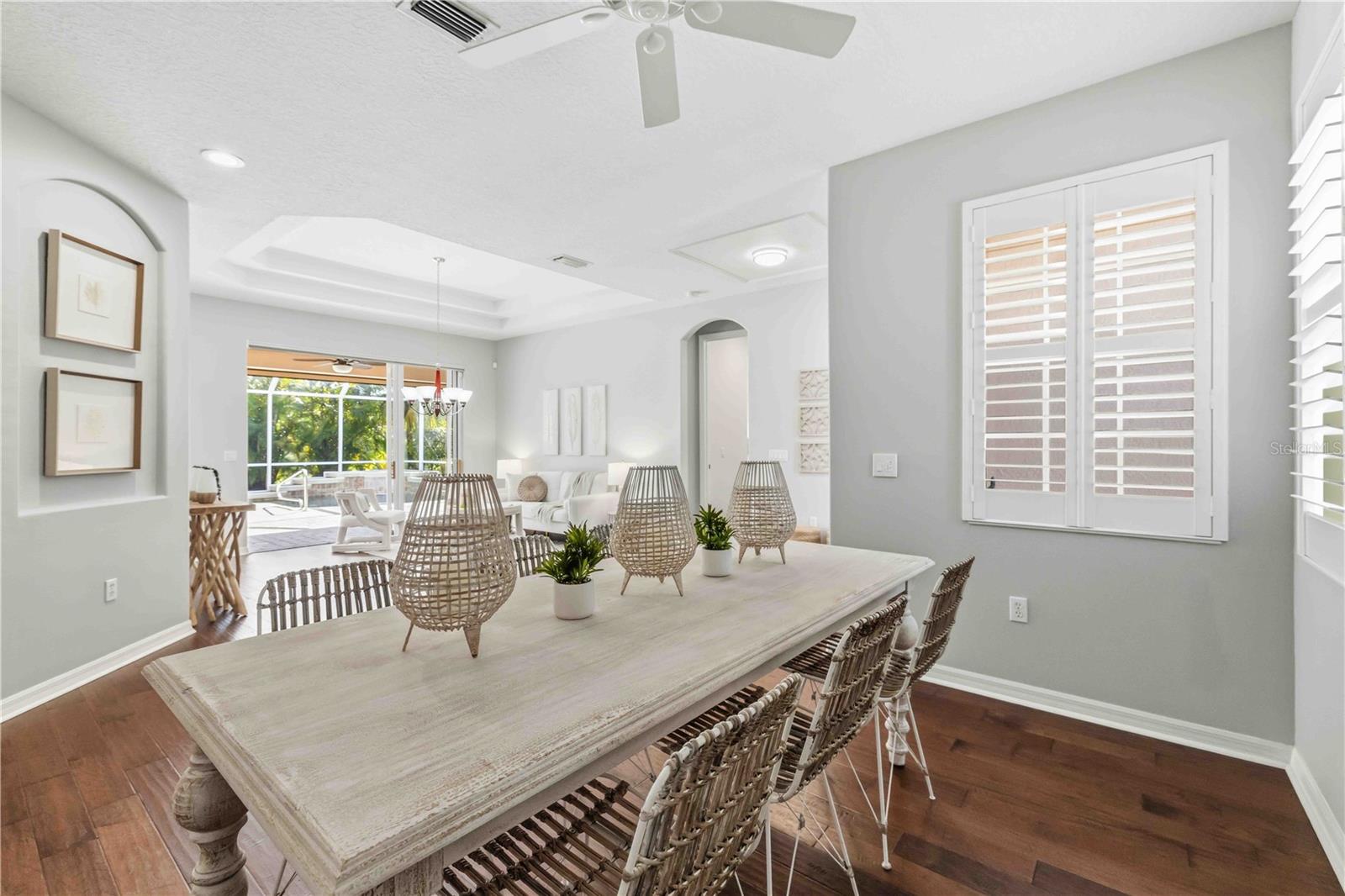 UNIVERSITY PLACE - Residential