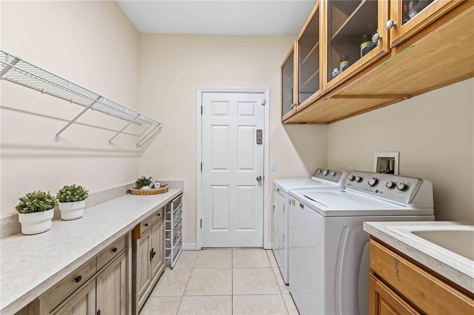 UNIVERSITY PLACE - Residential