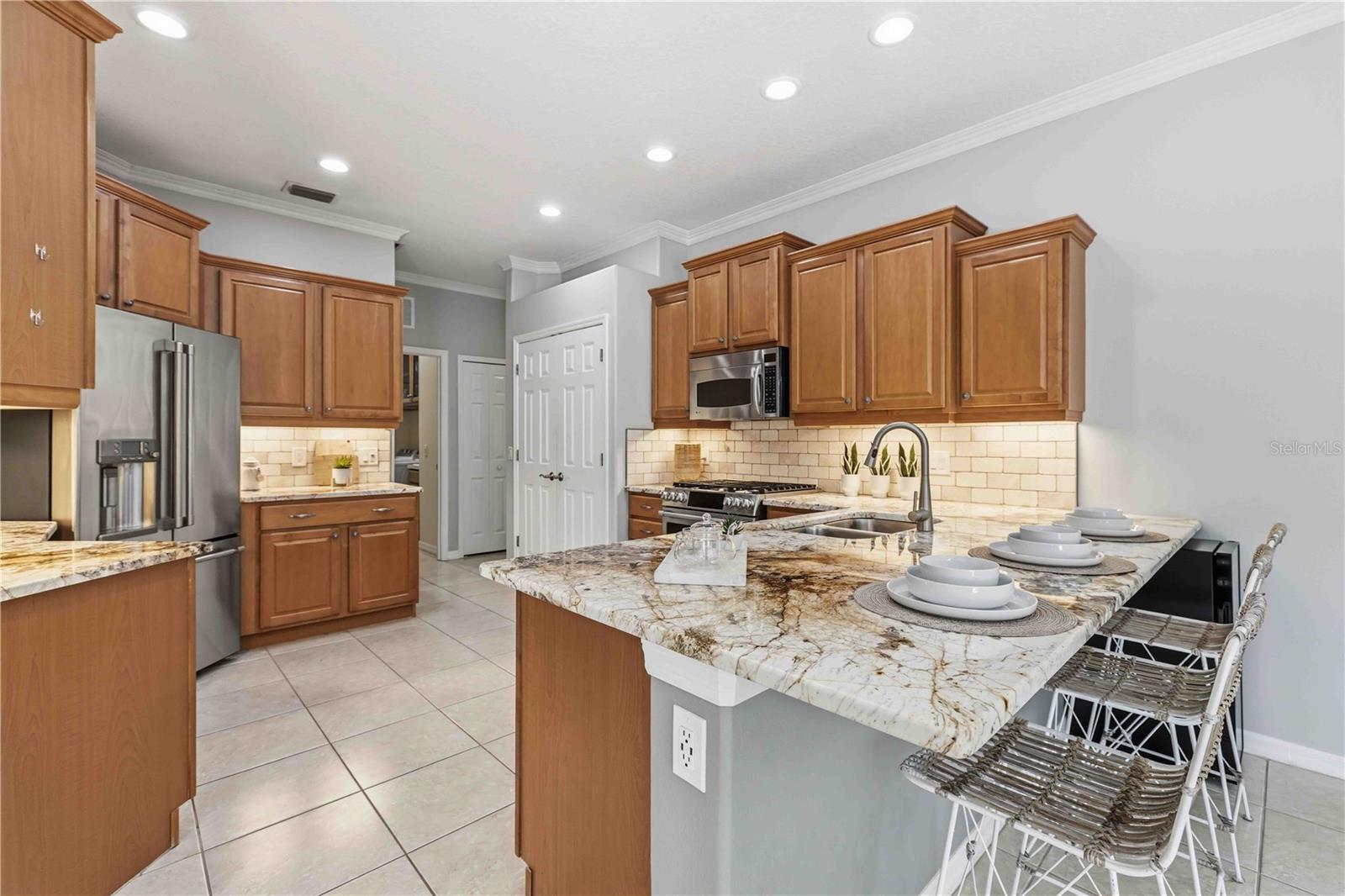 UNIVERSITY PLACE - Residential