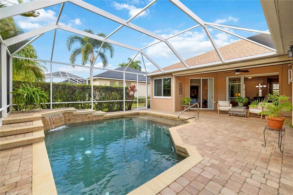 Photo of 7918 Edmonston Circle, University Park, FL 34201 (MLS # A4676827)