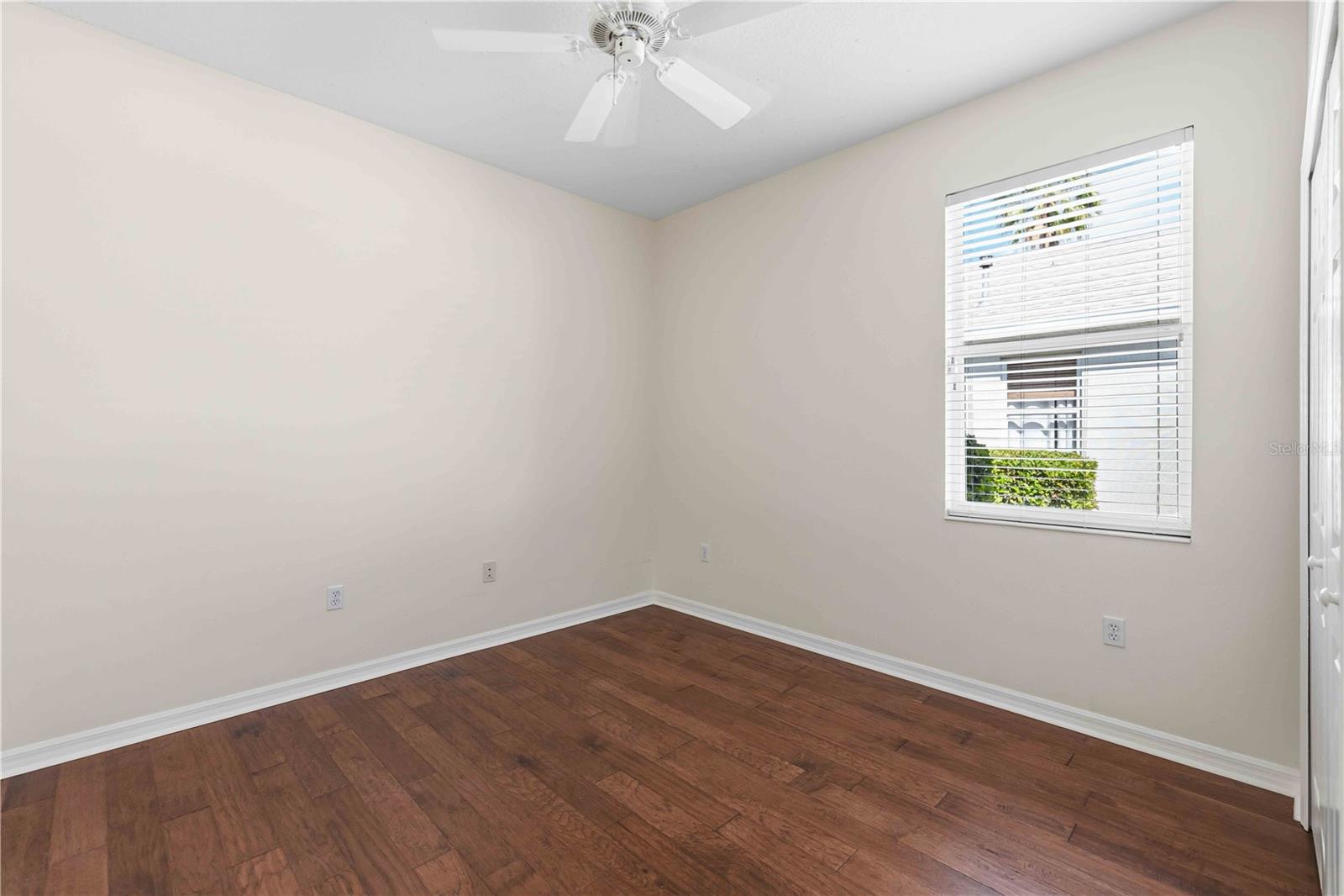 UNIVERSITY PLACE - Residential