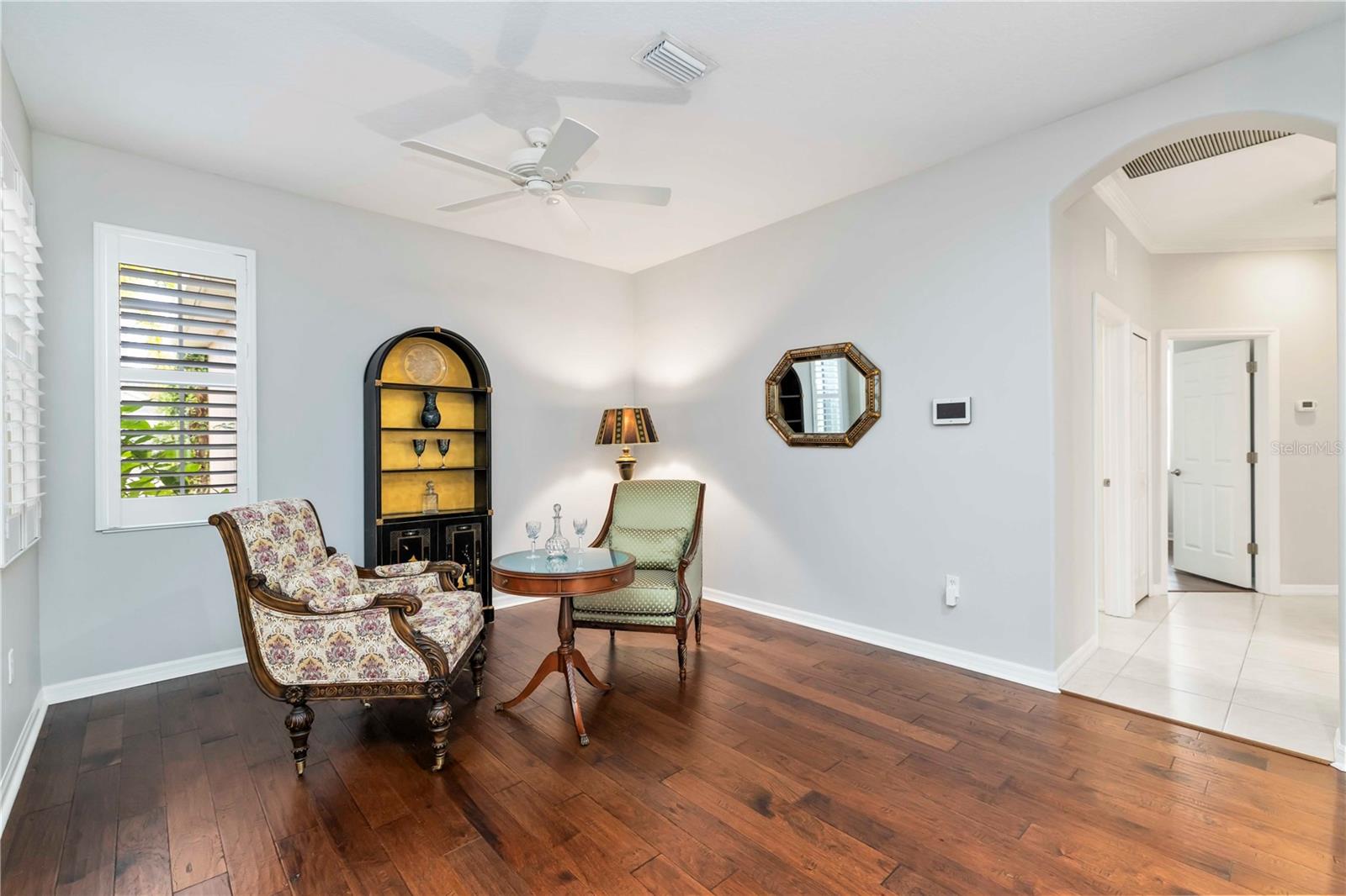 UNIVERSITY PLACE - Residential