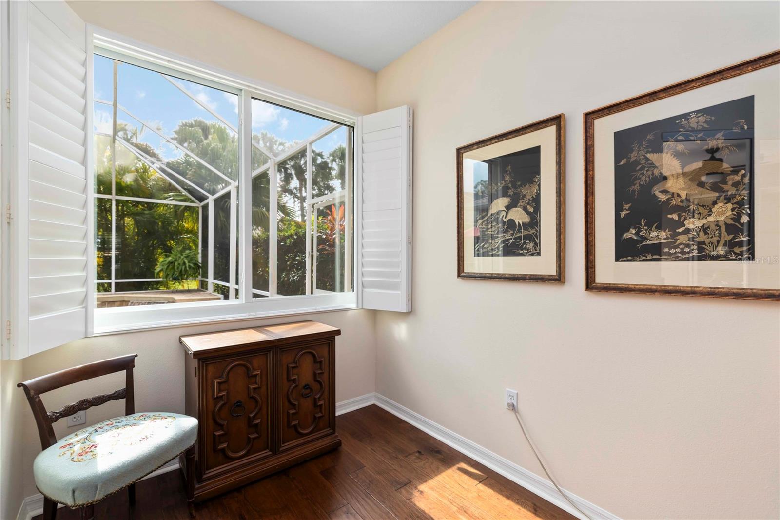 UNIVERSITY PLACE - Residential