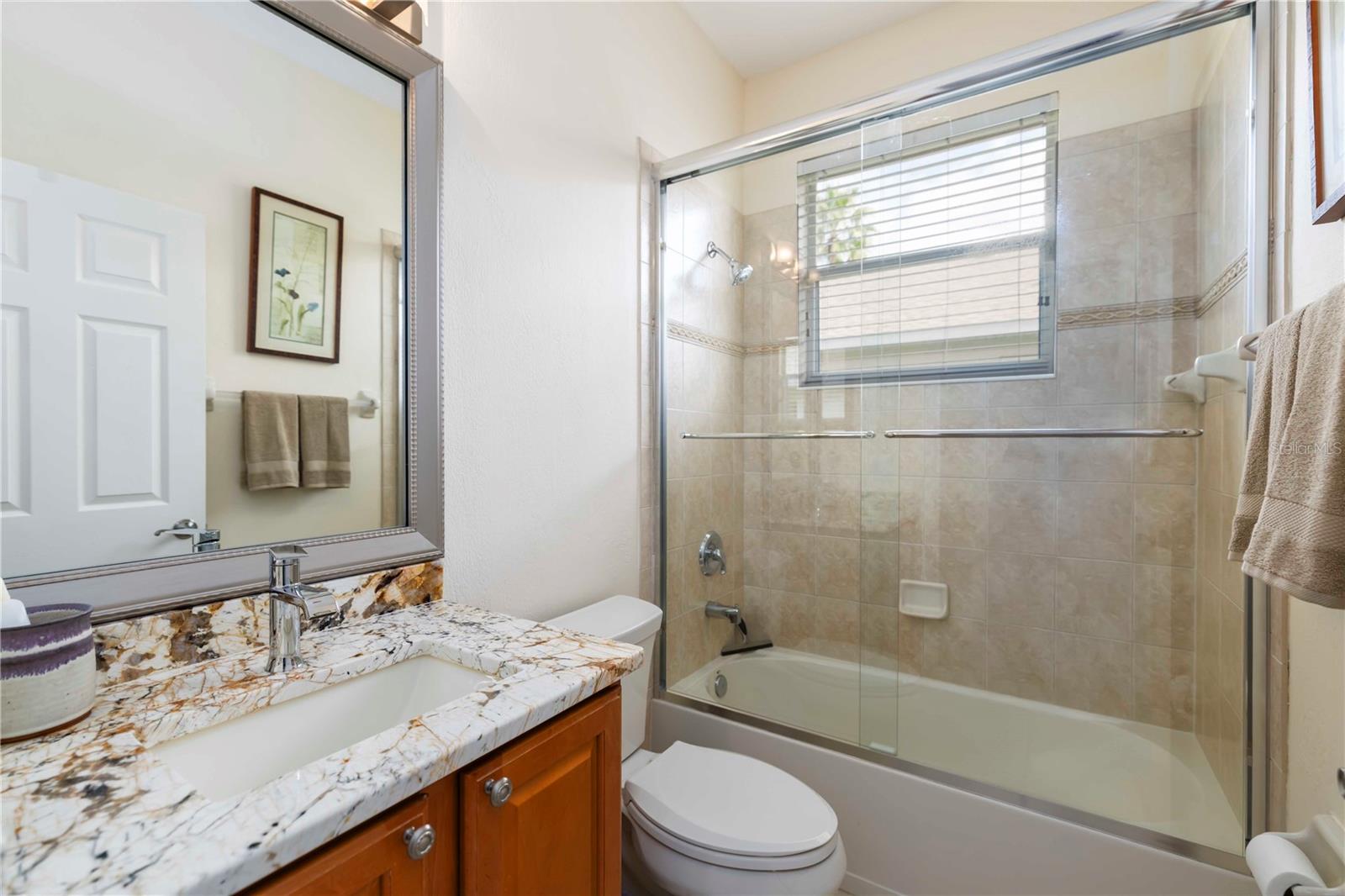 UNIVERSITY PLACE - Residential