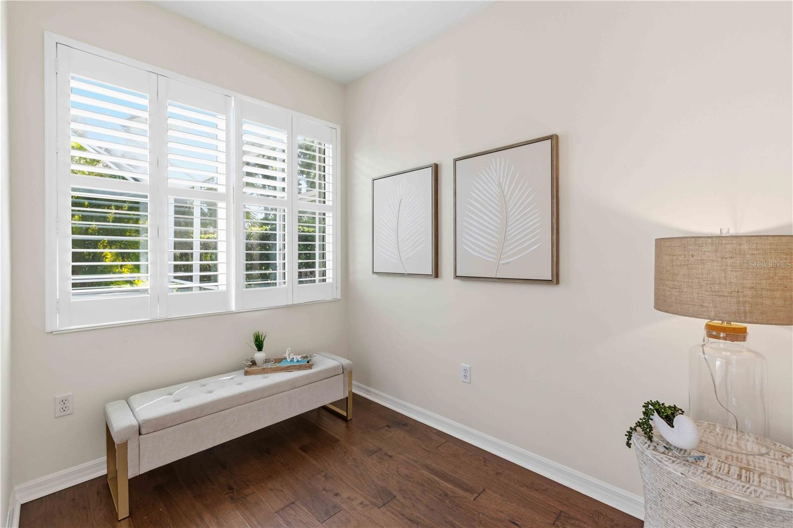 UNIVERSITY PLACE - Residential