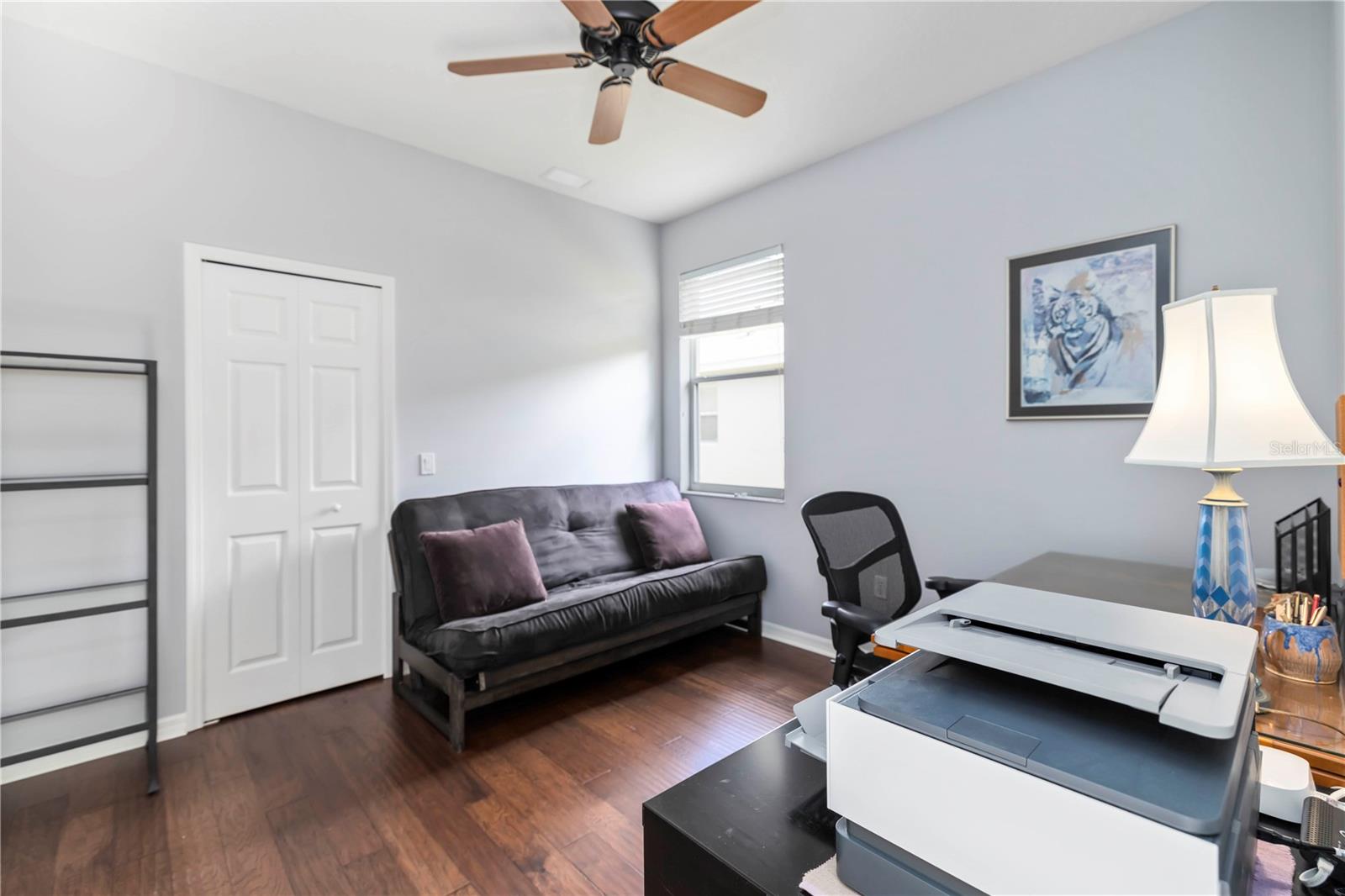 UNIVERSITY PLACE - Residential