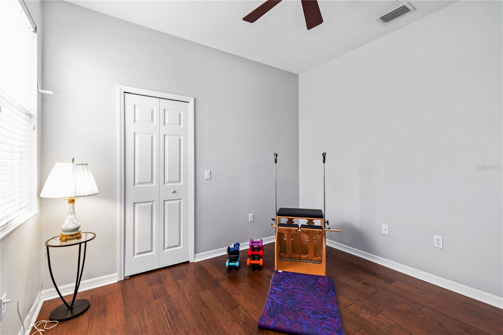 UNIVERSITY PLACE - Residential