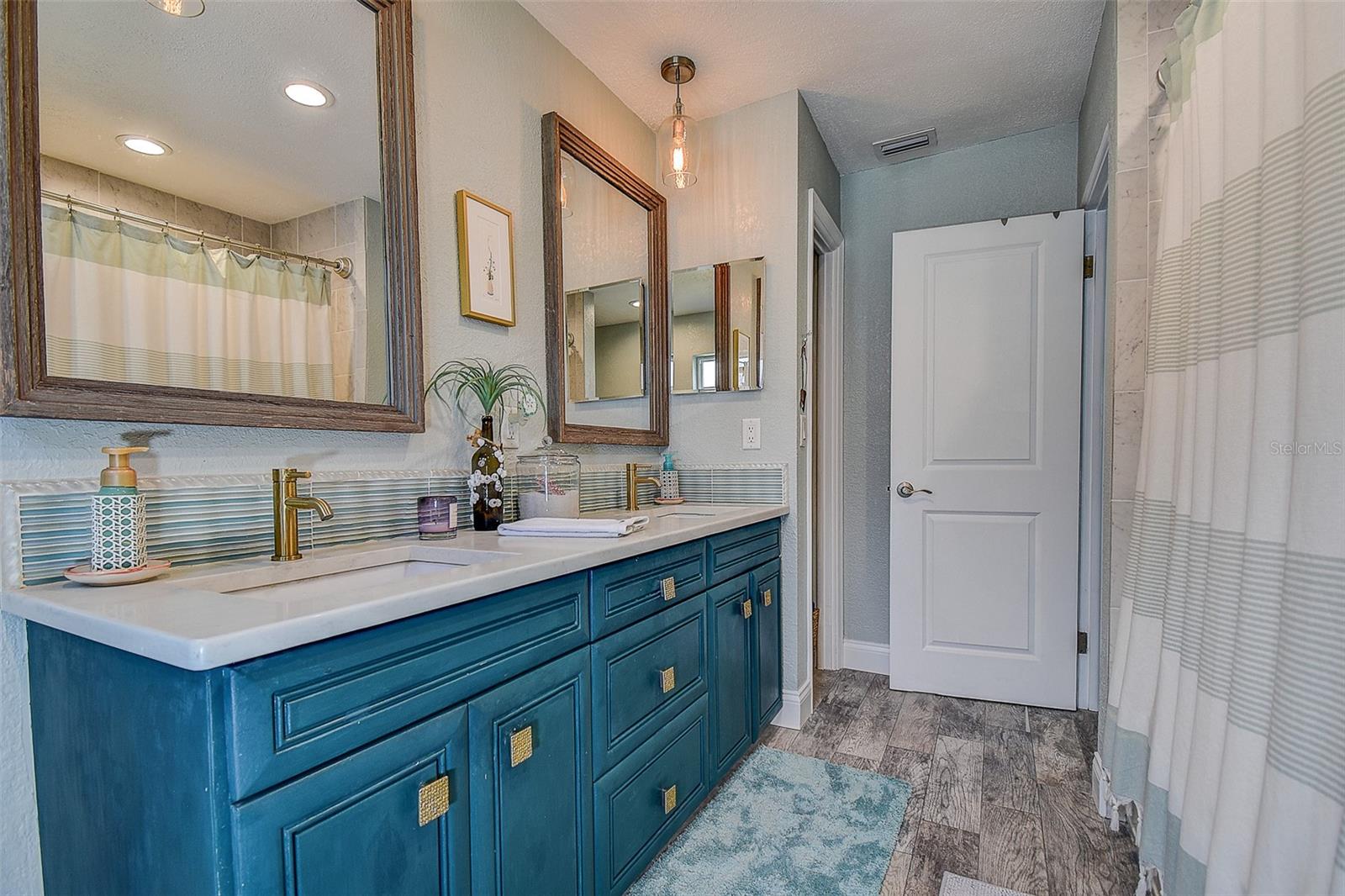 OAKHURST SHORES 1ST ADD - Residential