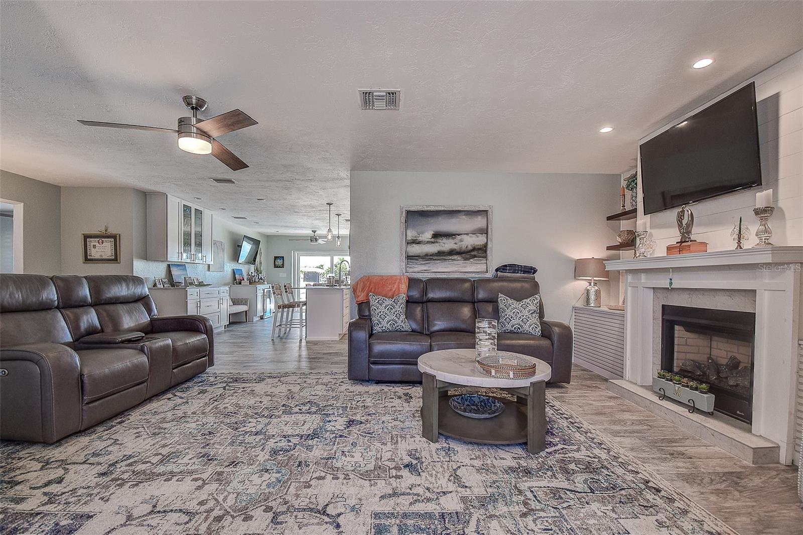 OAKHURST SHORES 1ST ADD - Residential