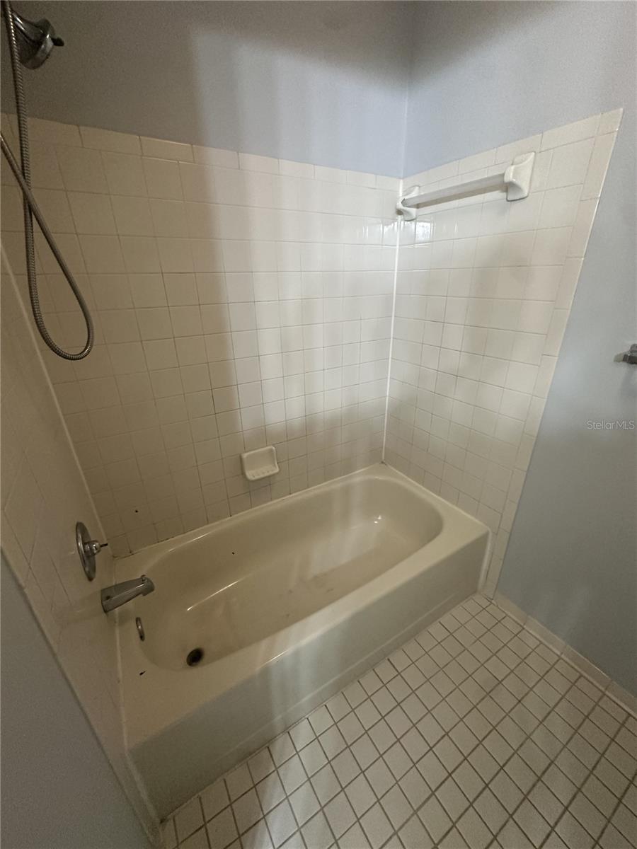 SERENOLA MANOR UNIT 3 NAPIER - Residential