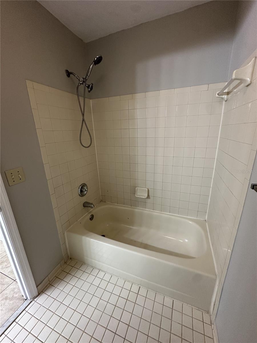 SERENOLA MANOR UNIT 3 NAPIER - Residential