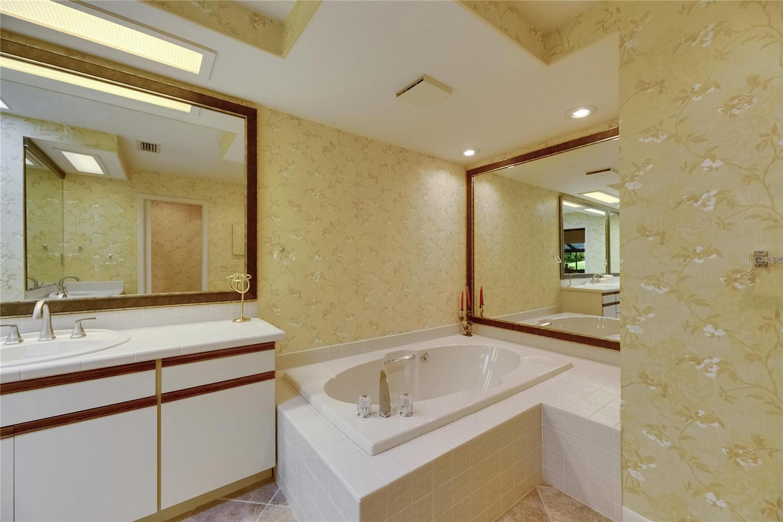 FAIRWAY VILLAGE 02 - Residential