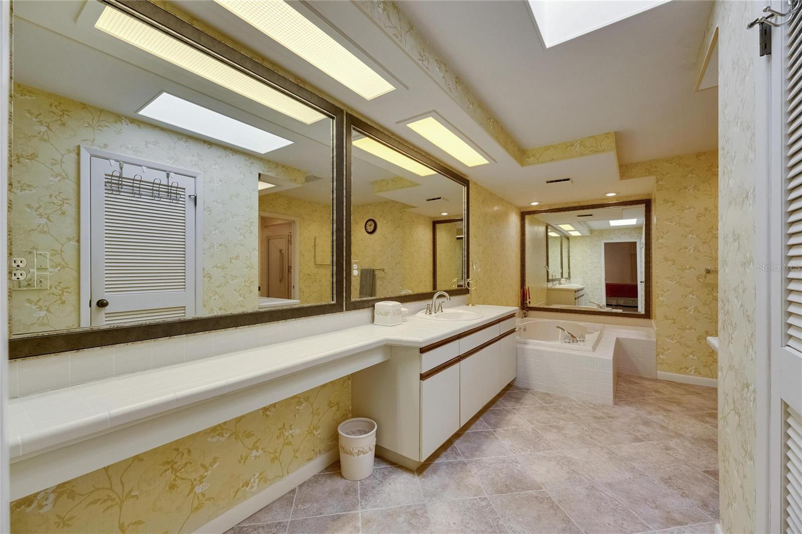 FAIRWAY VILLAGE 02 - Residential