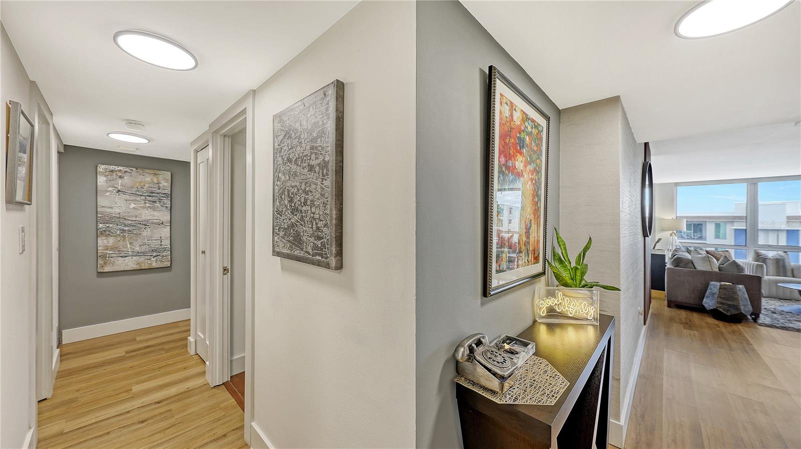 ESSEX HOUSE - Residential