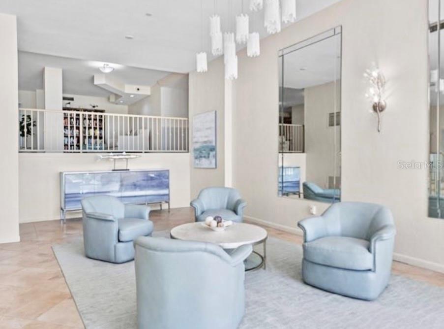 ESSEX HOUSE - Residential