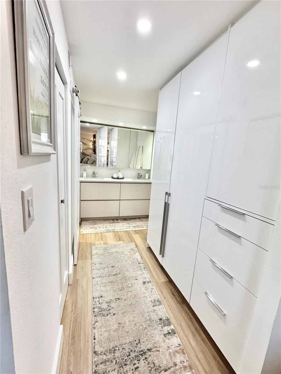 ESSEX HOUSE - Residential