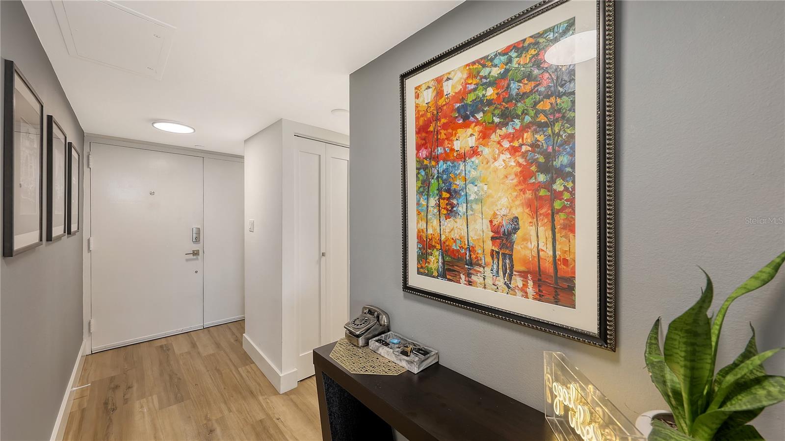 ESSEX HOUSE - Residential