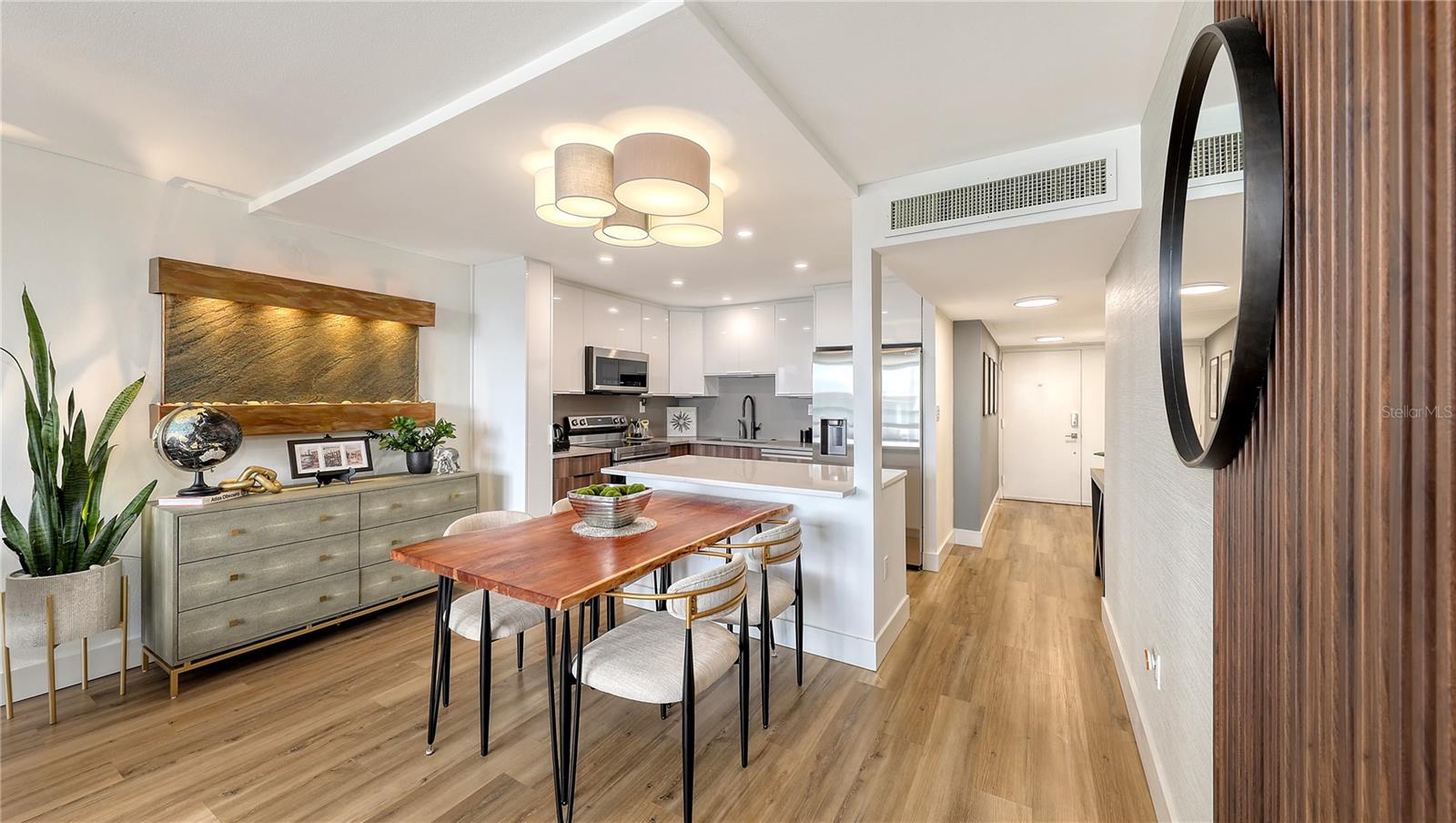 ESSEX HOUSE - Residential