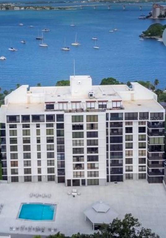 ESSEX HOUSE - Residential