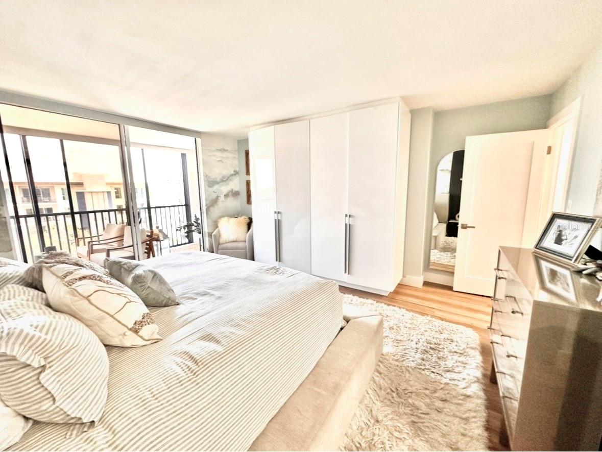 ESSEX HOUSE - Residential