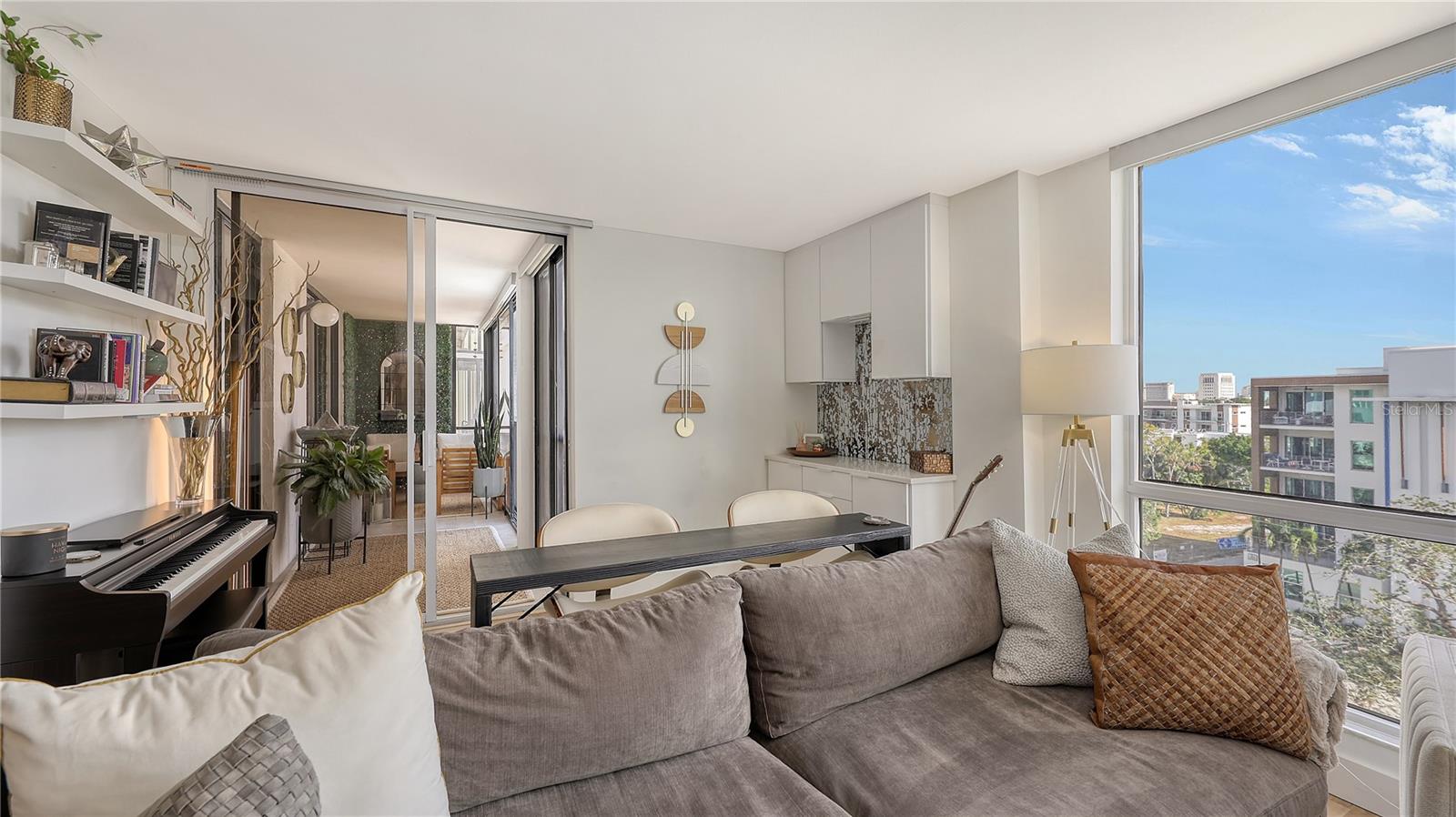 ESSEX HOUSE - Residential