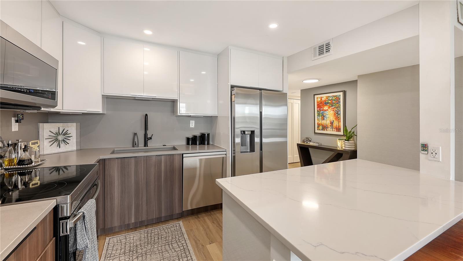 ESSEX HOUSE - Residential