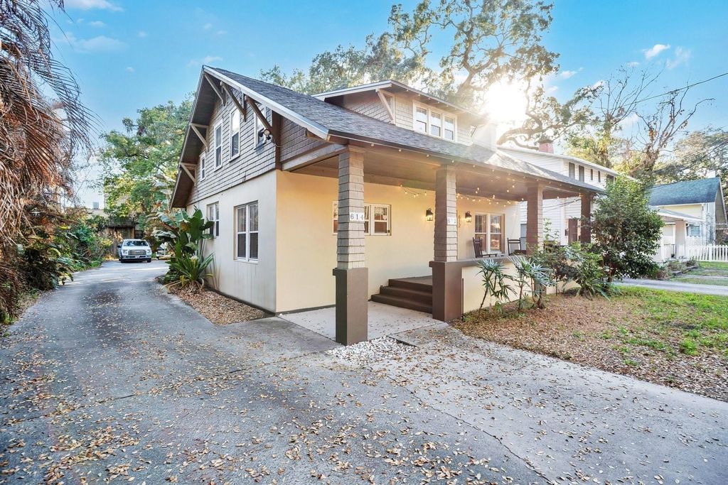 Photo of 612 E Anderson Street, Orlando, FL 32801 (MLS # O6382027)