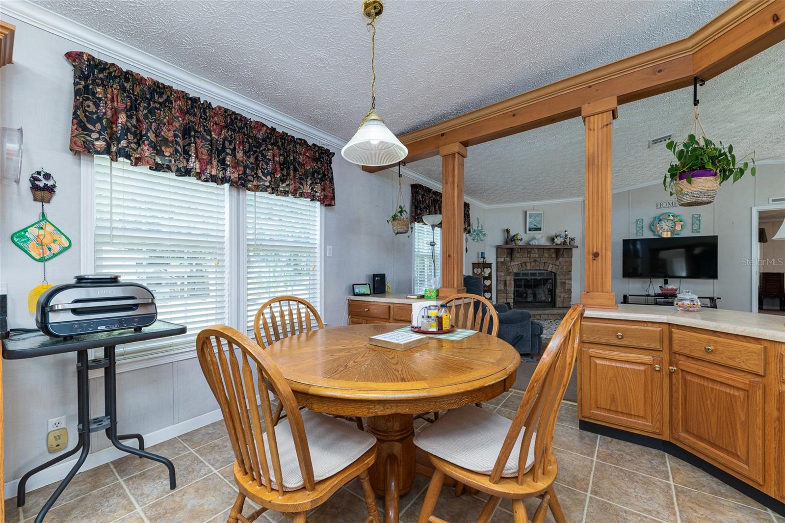 TOWERING OAKS - Residential