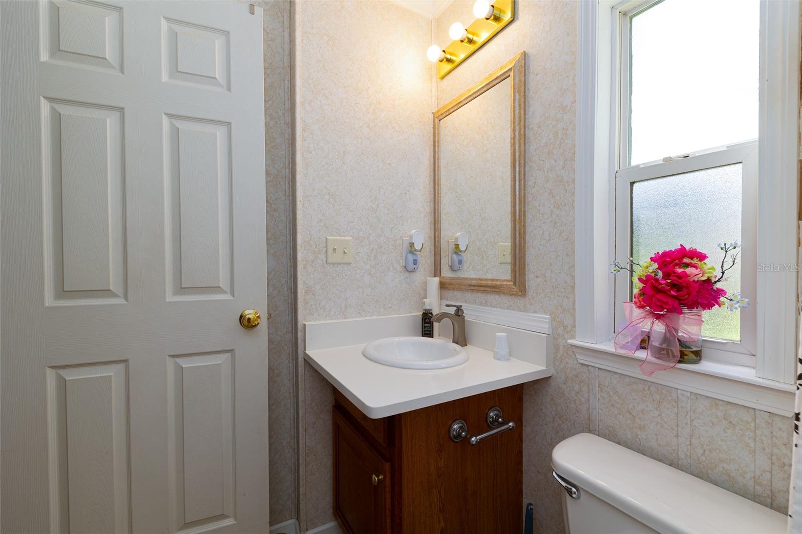 TOWERING OAKS - Residential