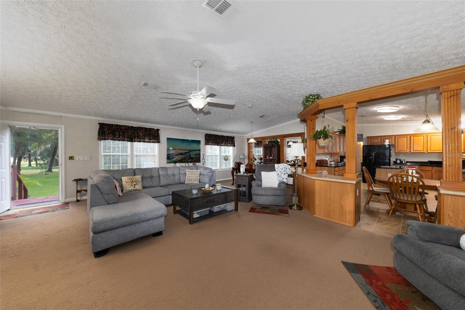 TOWERING OAKS - Residential