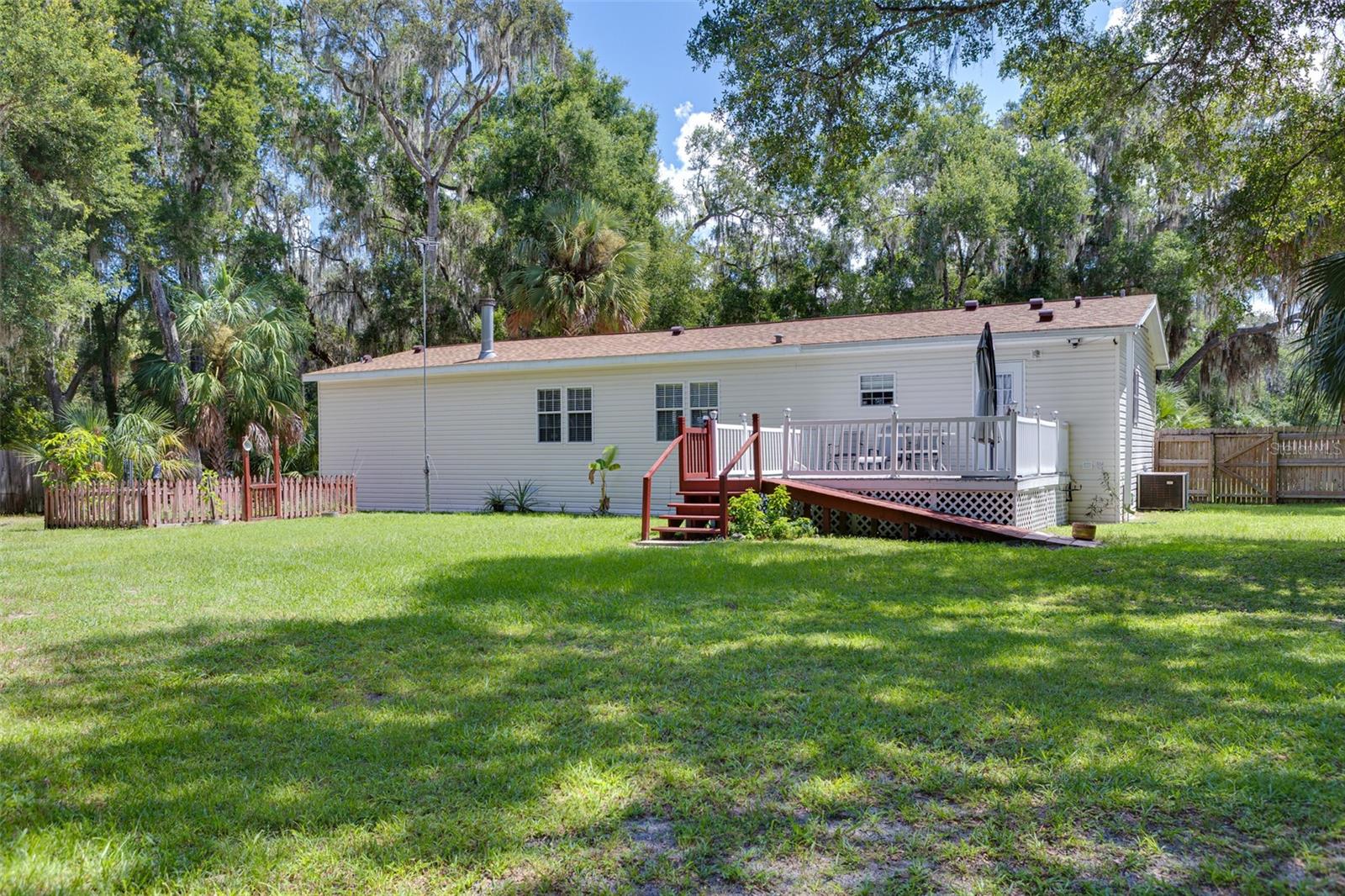 TOWERING OAKS - Residential