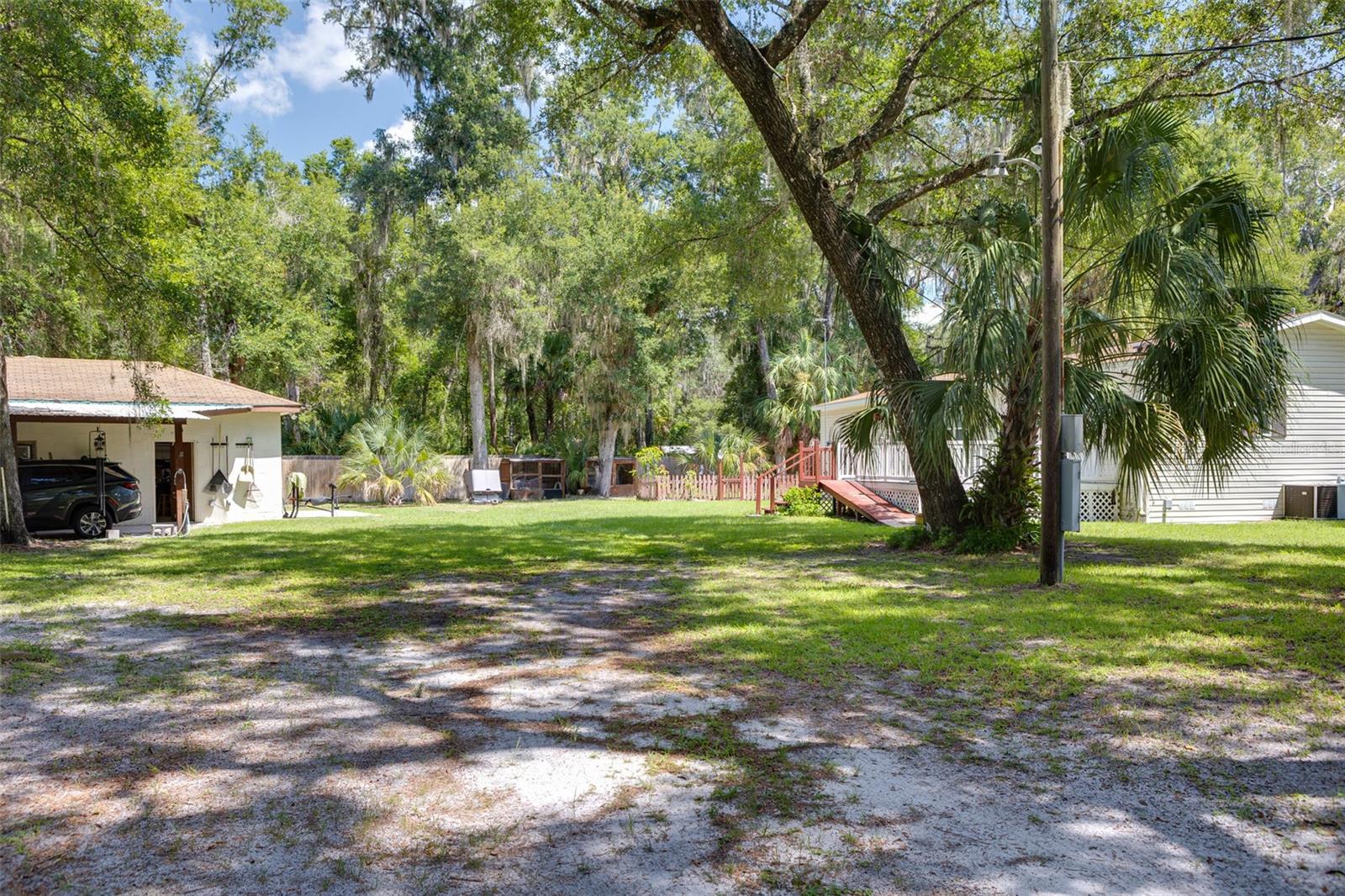 TOWERING OAKS - Residential