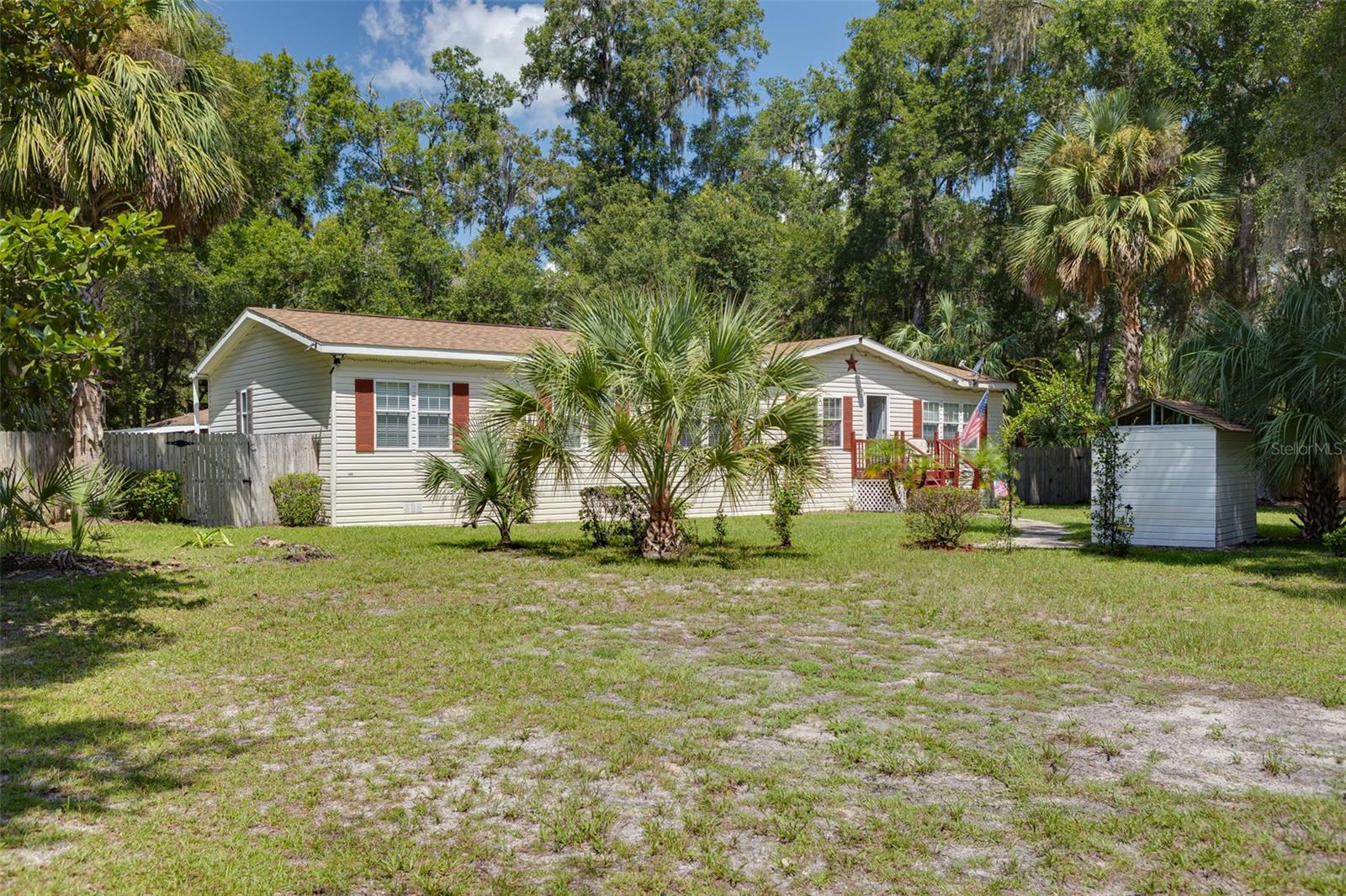 TOWERING OAKS - Residential