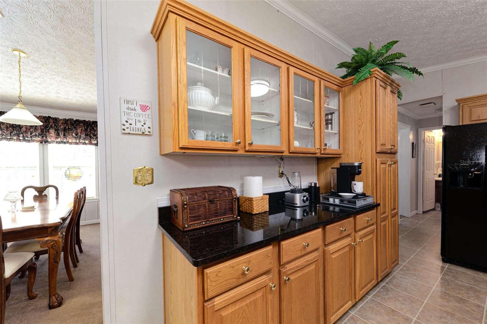 TOWERING OAKS - Residential