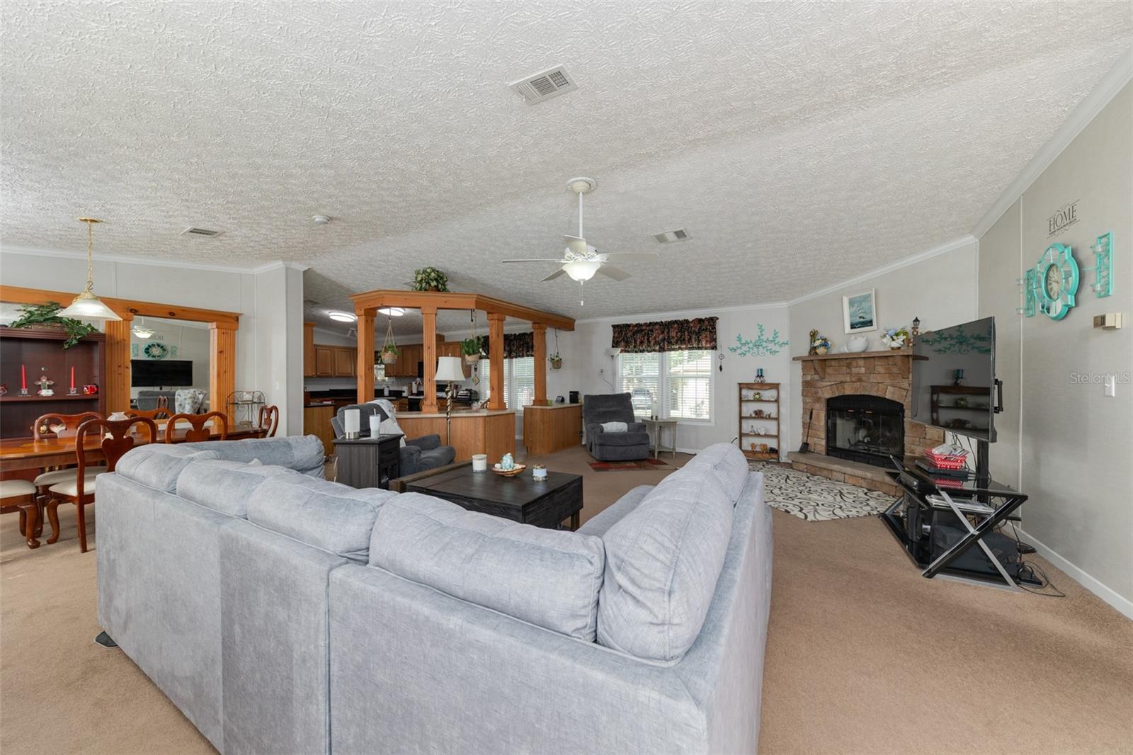 TOWERING OAKS - Residential