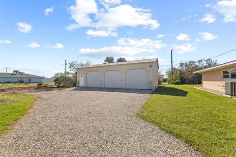 A home in PORT CHARLOTTE