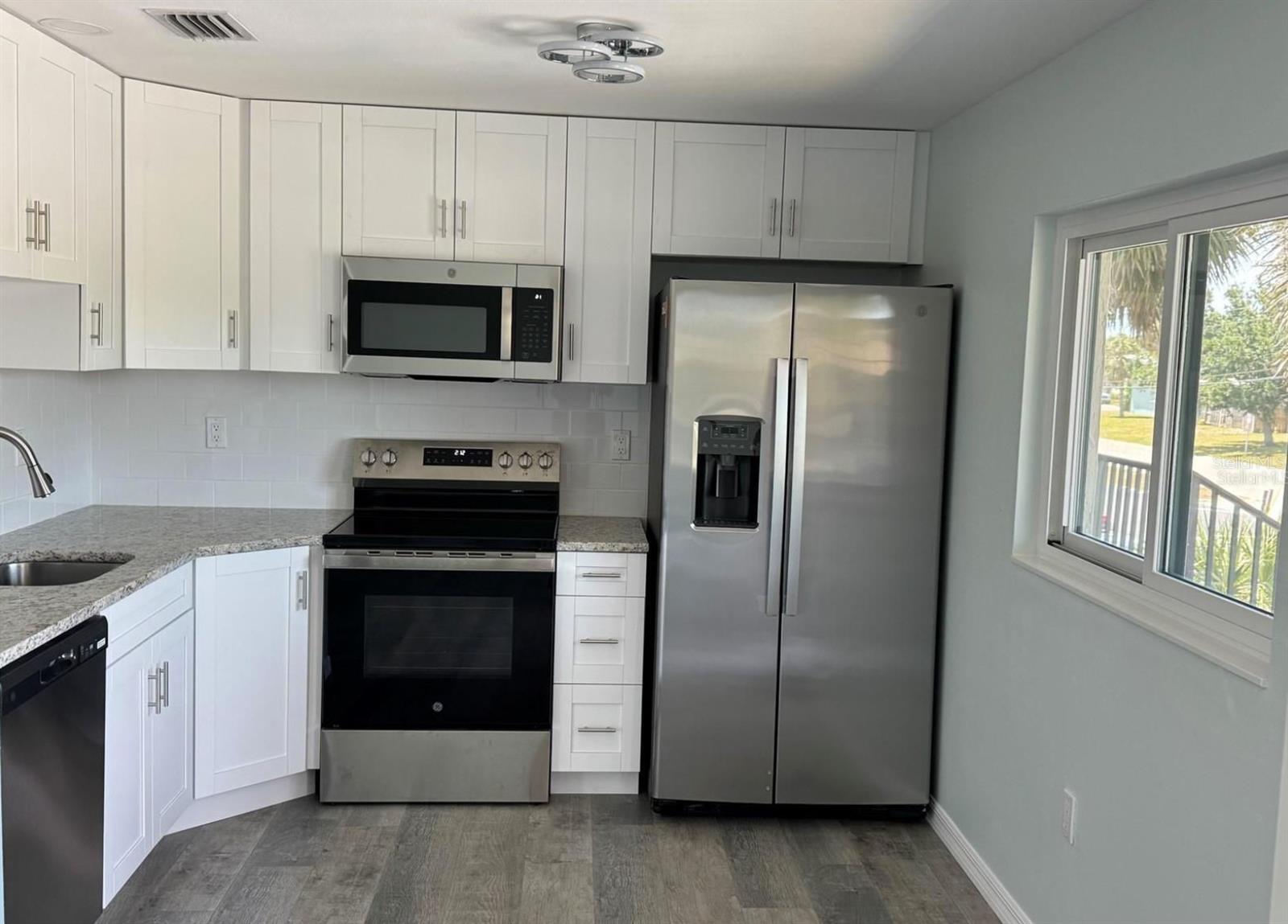 VENETIAN ARMS SEC 1 - Residential Lease