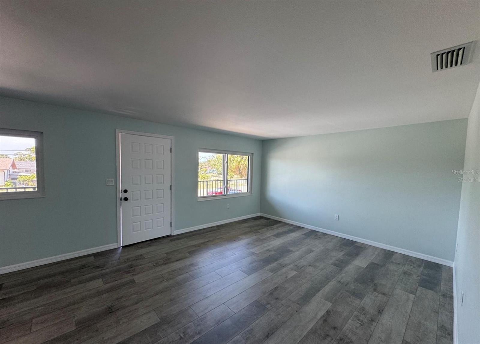 VENETIAN ARMS SEC 1 - Residential Lease