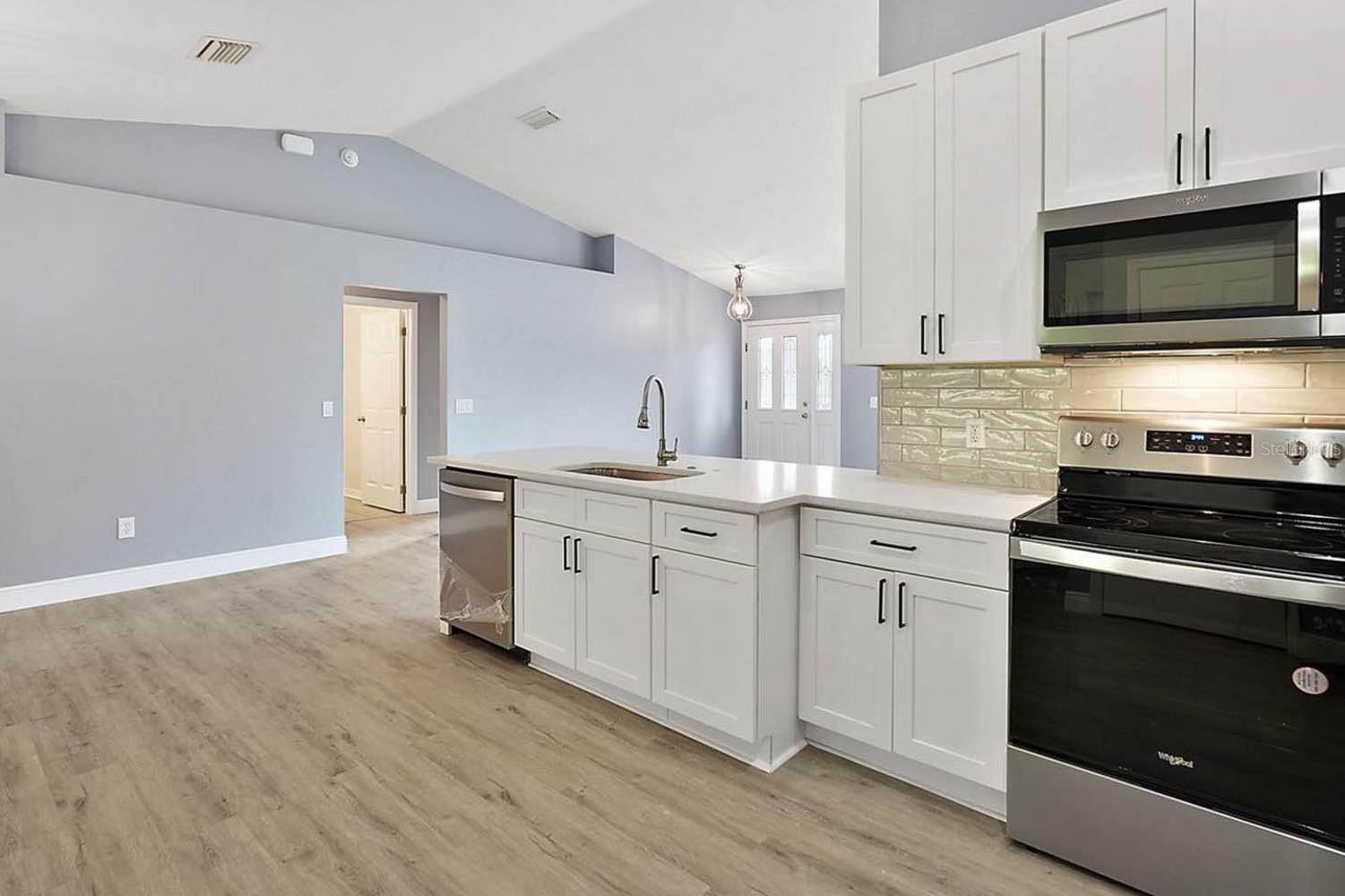 SILVER SPGS SHORES UN 24 - Residential Lease