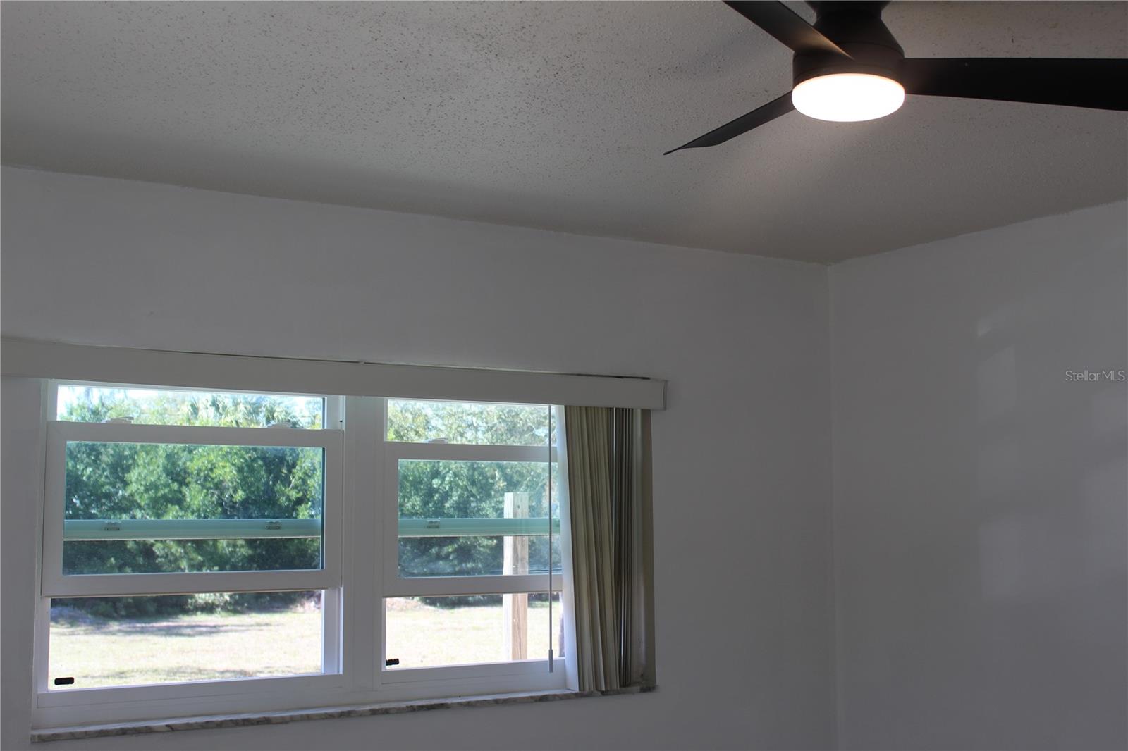 HOLIDAY OAKS CONDO - Residential Lease