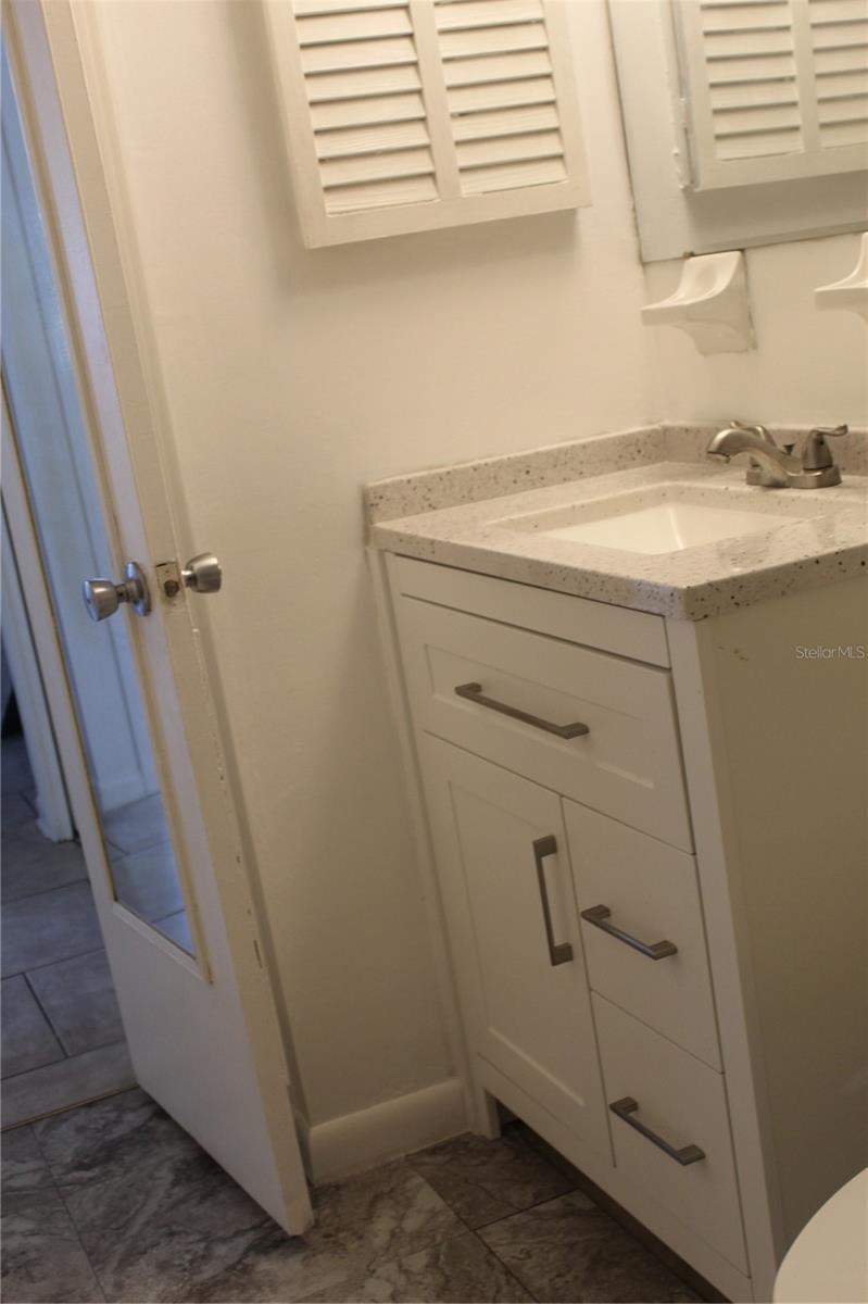 HOLIDAY OAKS CONDO - Residential Lease