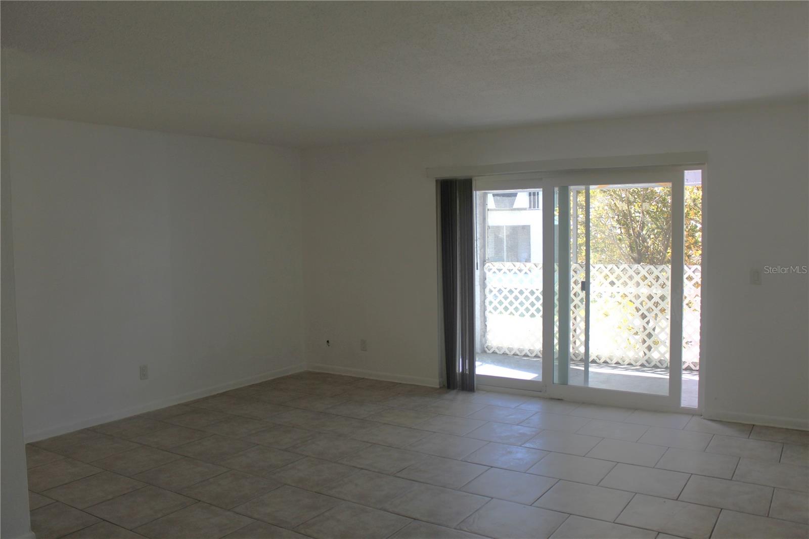 HOLIDAY OAKS CONDO - Residential Lease