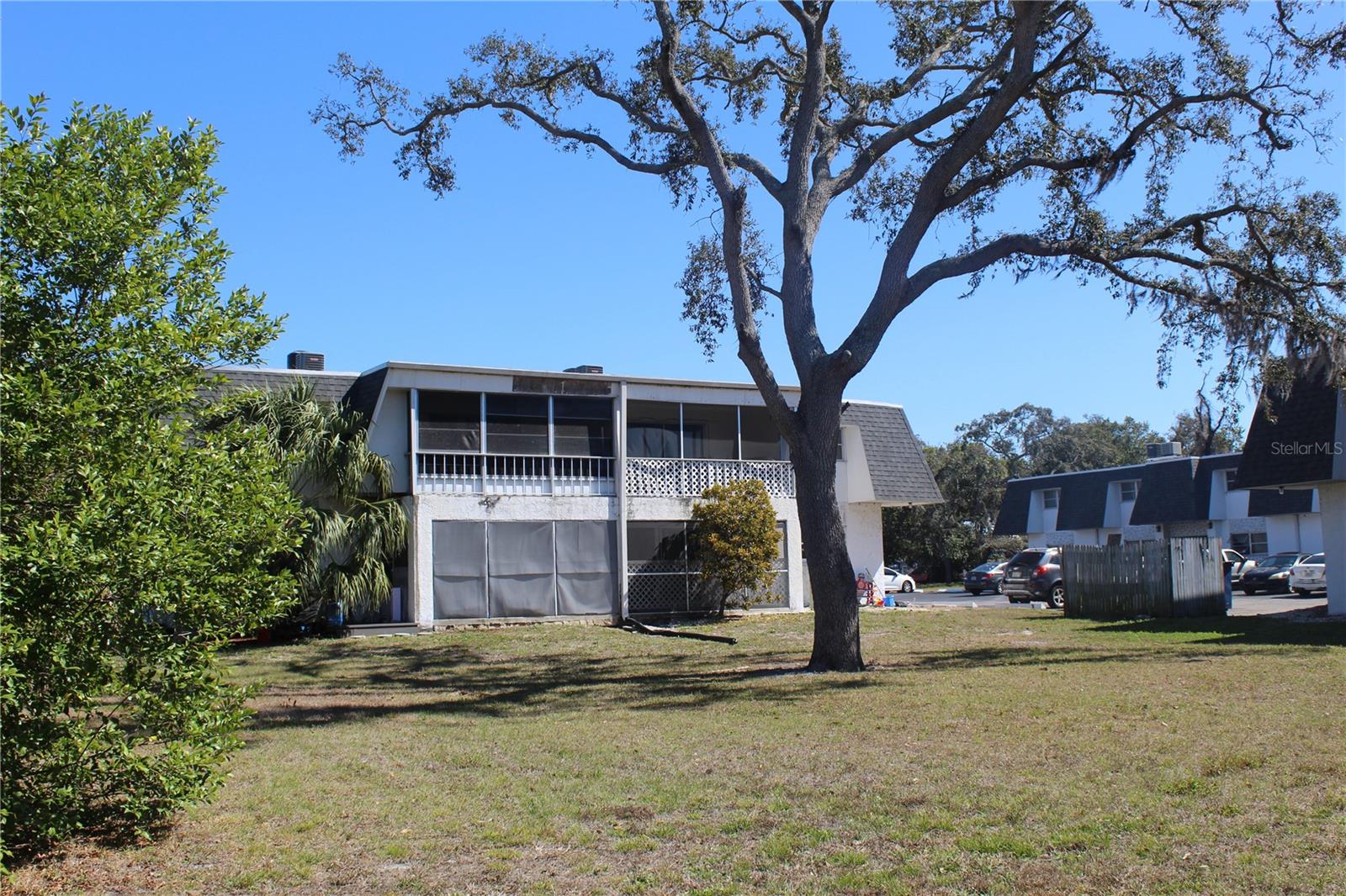 HOLIDAY OAKS CONDO - Residential Lease