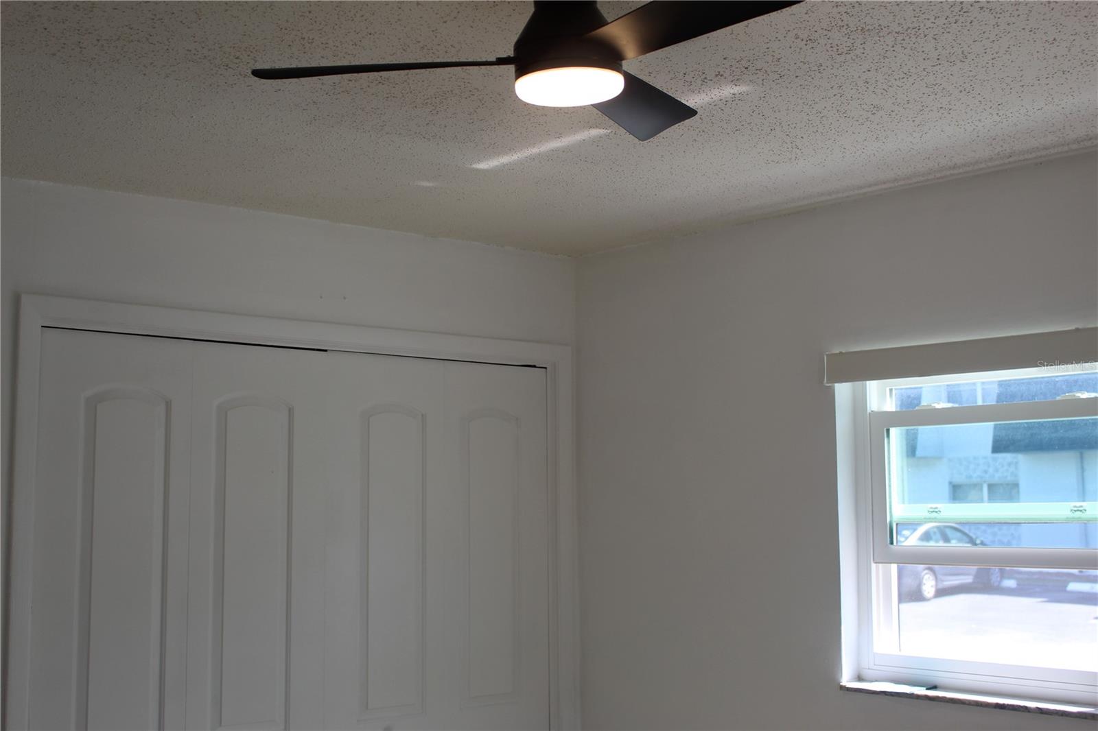 HOLIDAY OAKS CONDO - Residential Lease