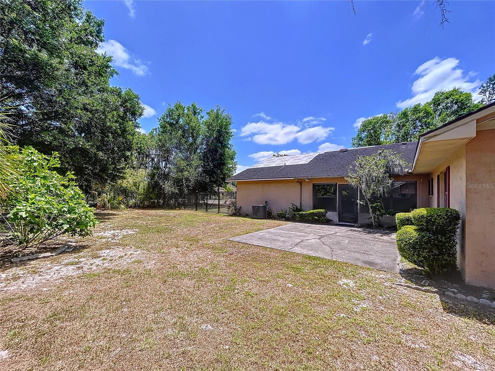 1600 ALMA COURT