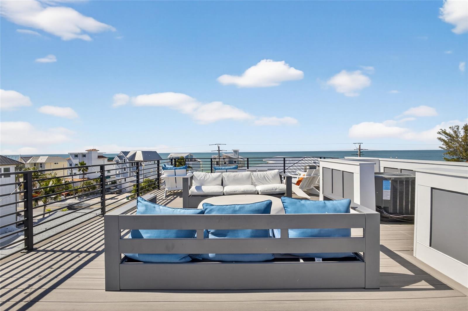 BAY MANOR - Residential